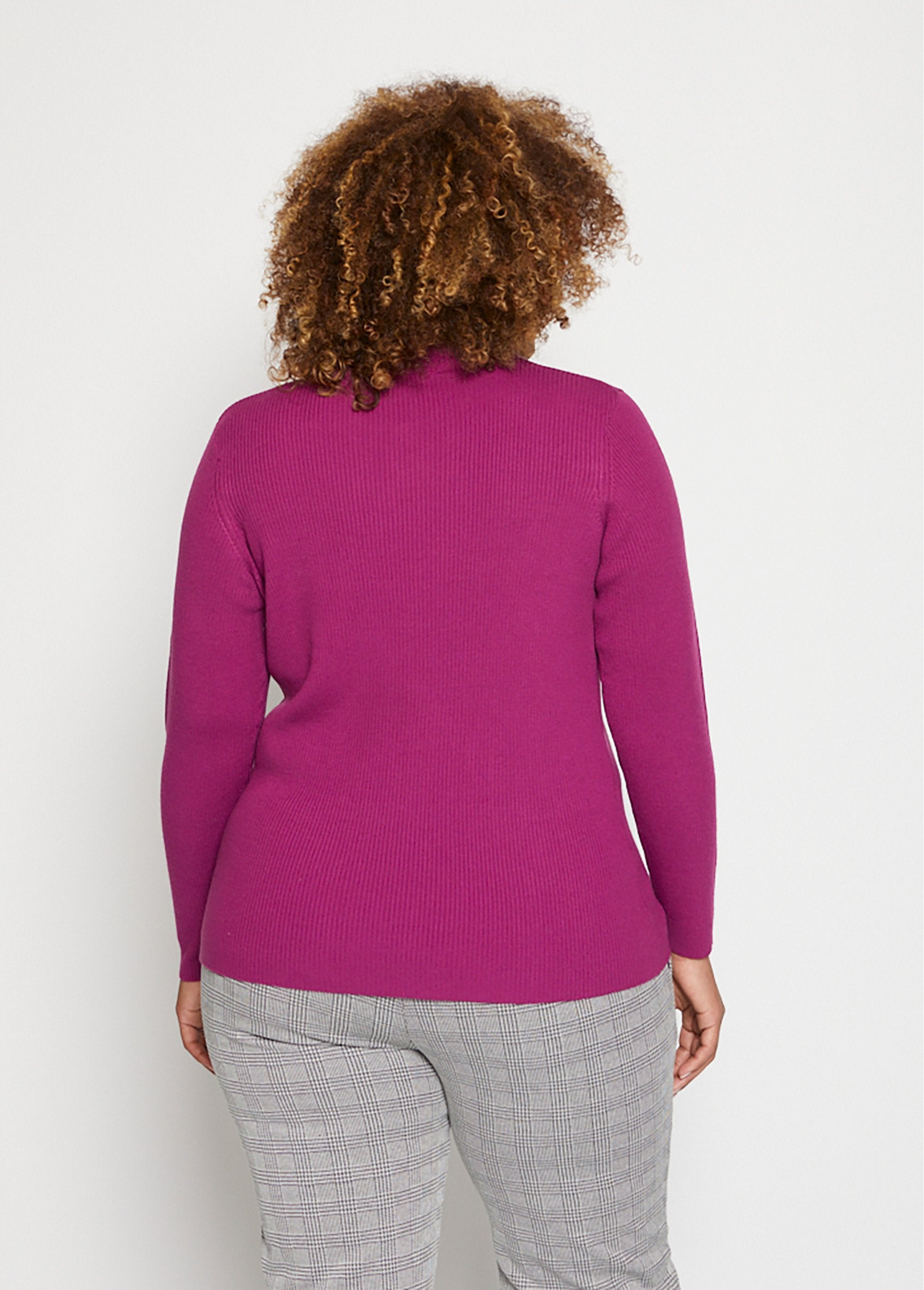 Short_ribbed_knit_high_neck_sweater_Cyclamen_DO1_curvy