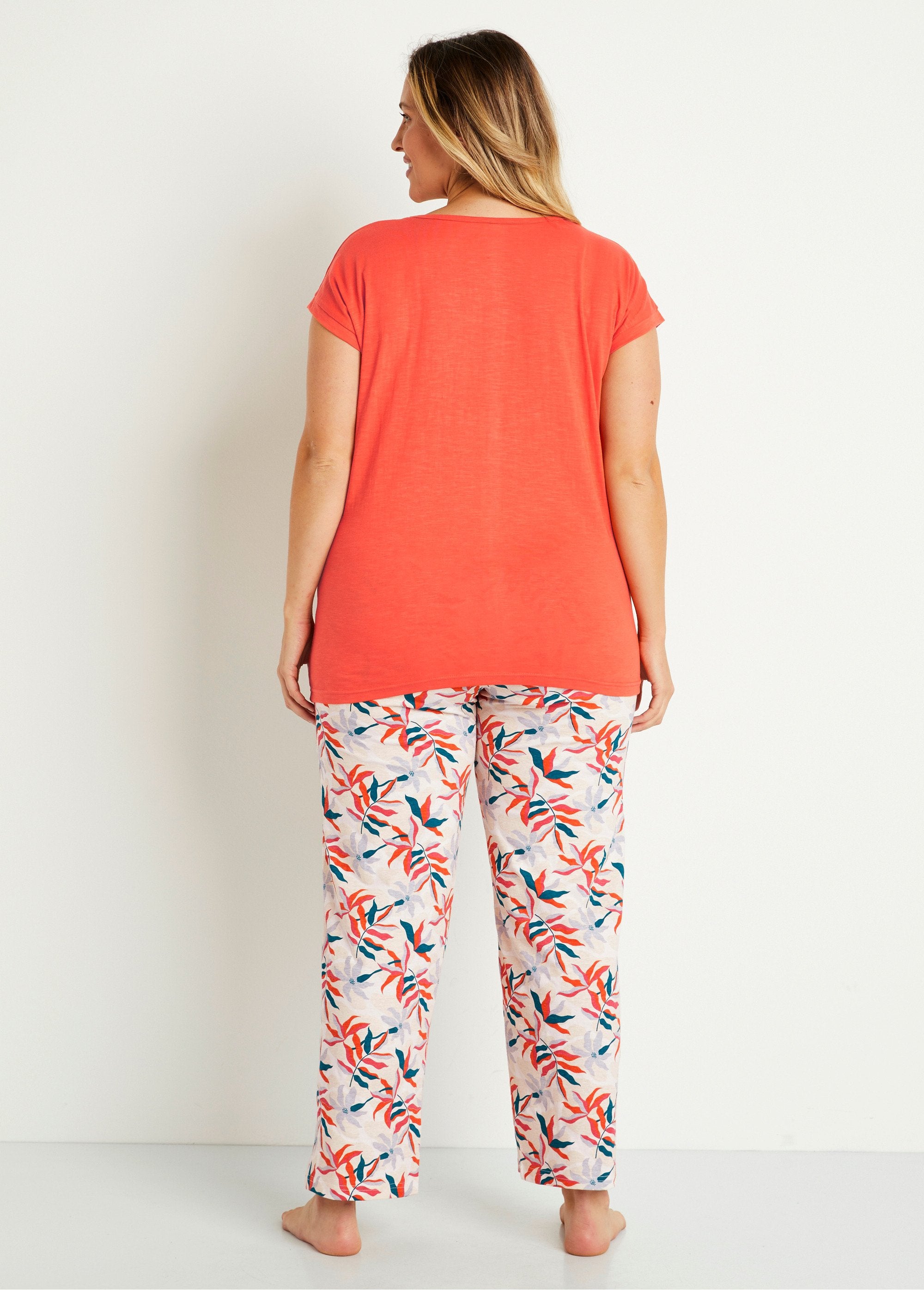 Short-sleeved_pajamas_with_plain_top_Mandarin_DO1_curvy