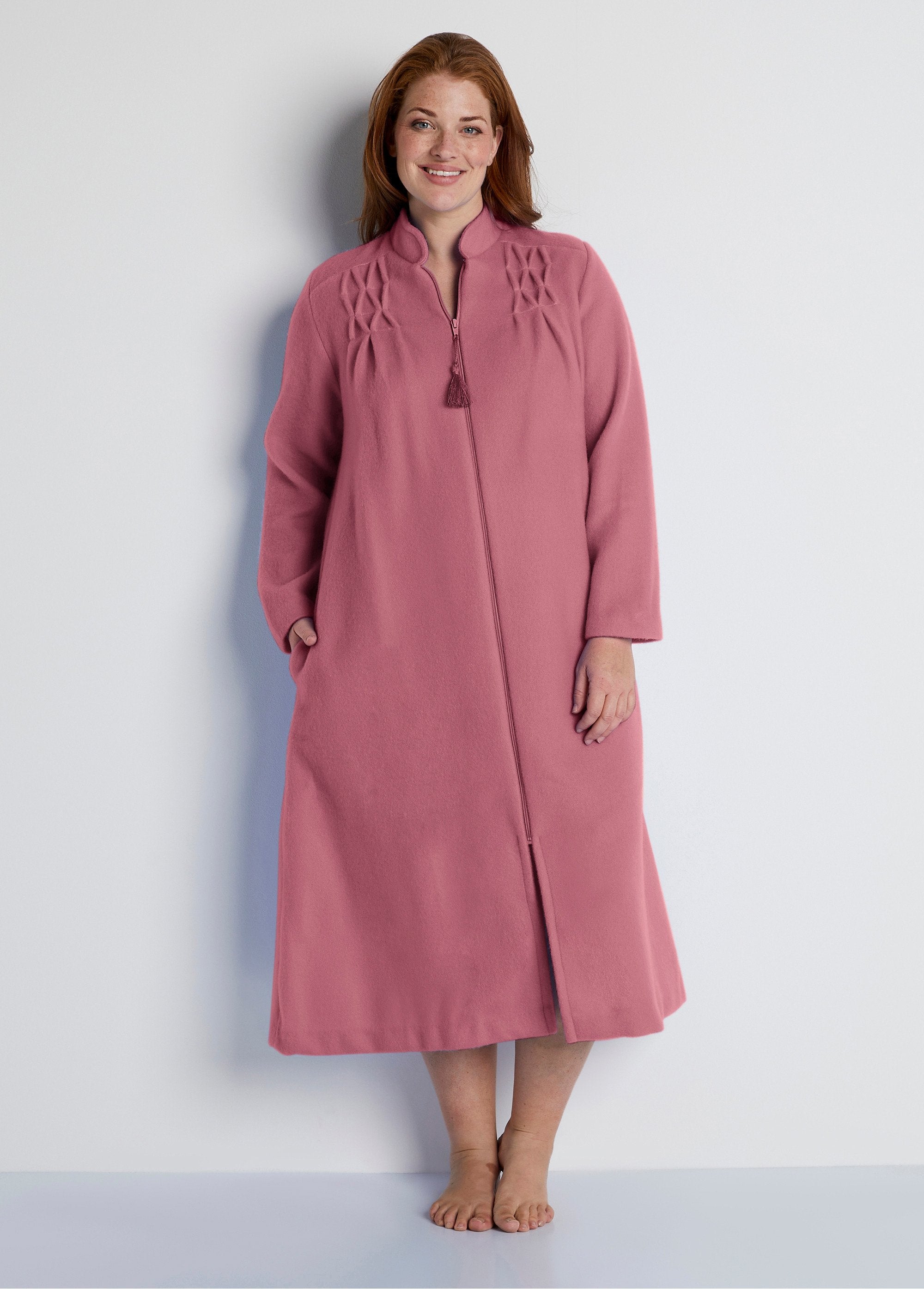 Courtelle®_zipped_knit_bathrobe_Pink_FA2_curvy