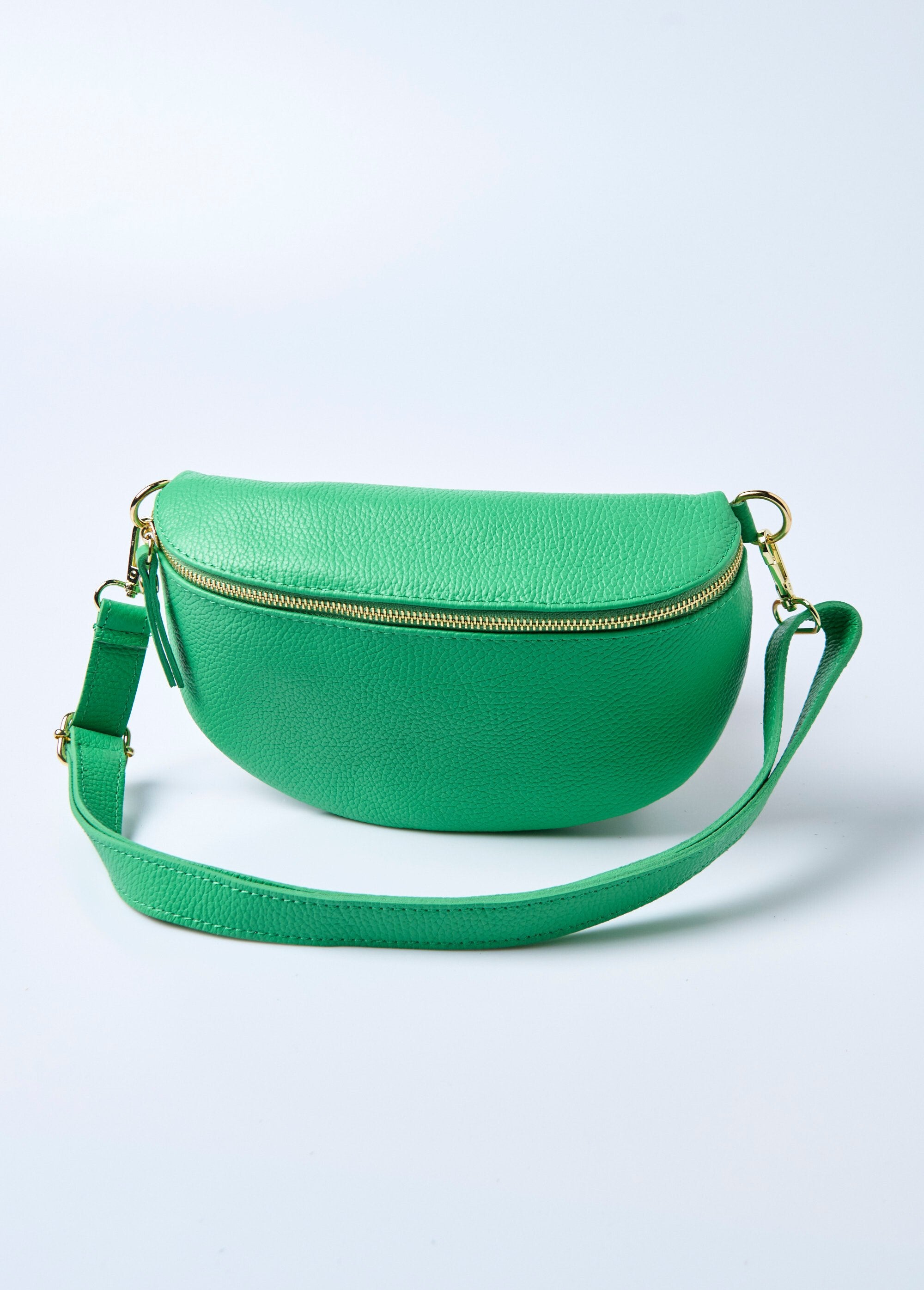 Leather_zipped_fanny_pack_with_shoulder_strap_Bright_green_DE1_slim