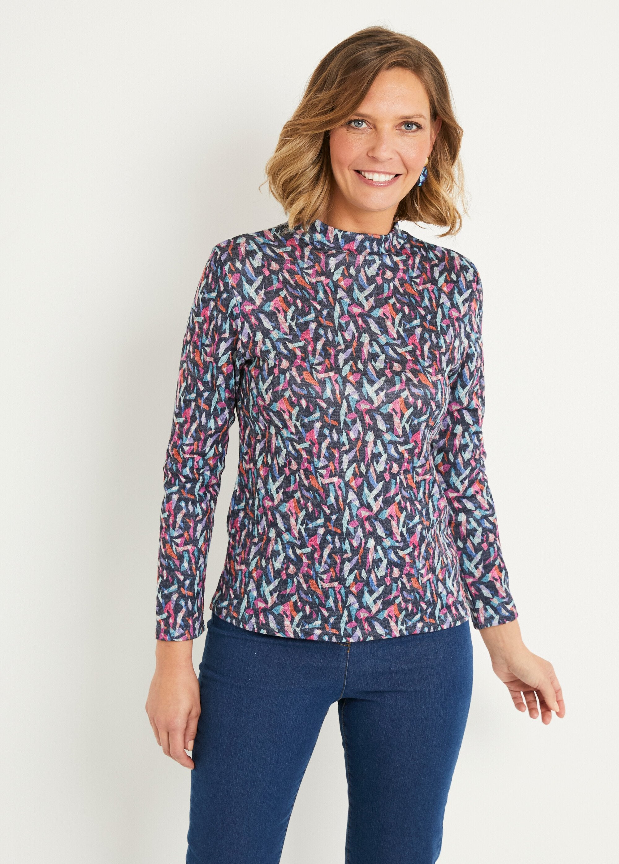 Warm_graphic_pattern_high_neck_t-shirt_Pink_and_blue_FA1_slim