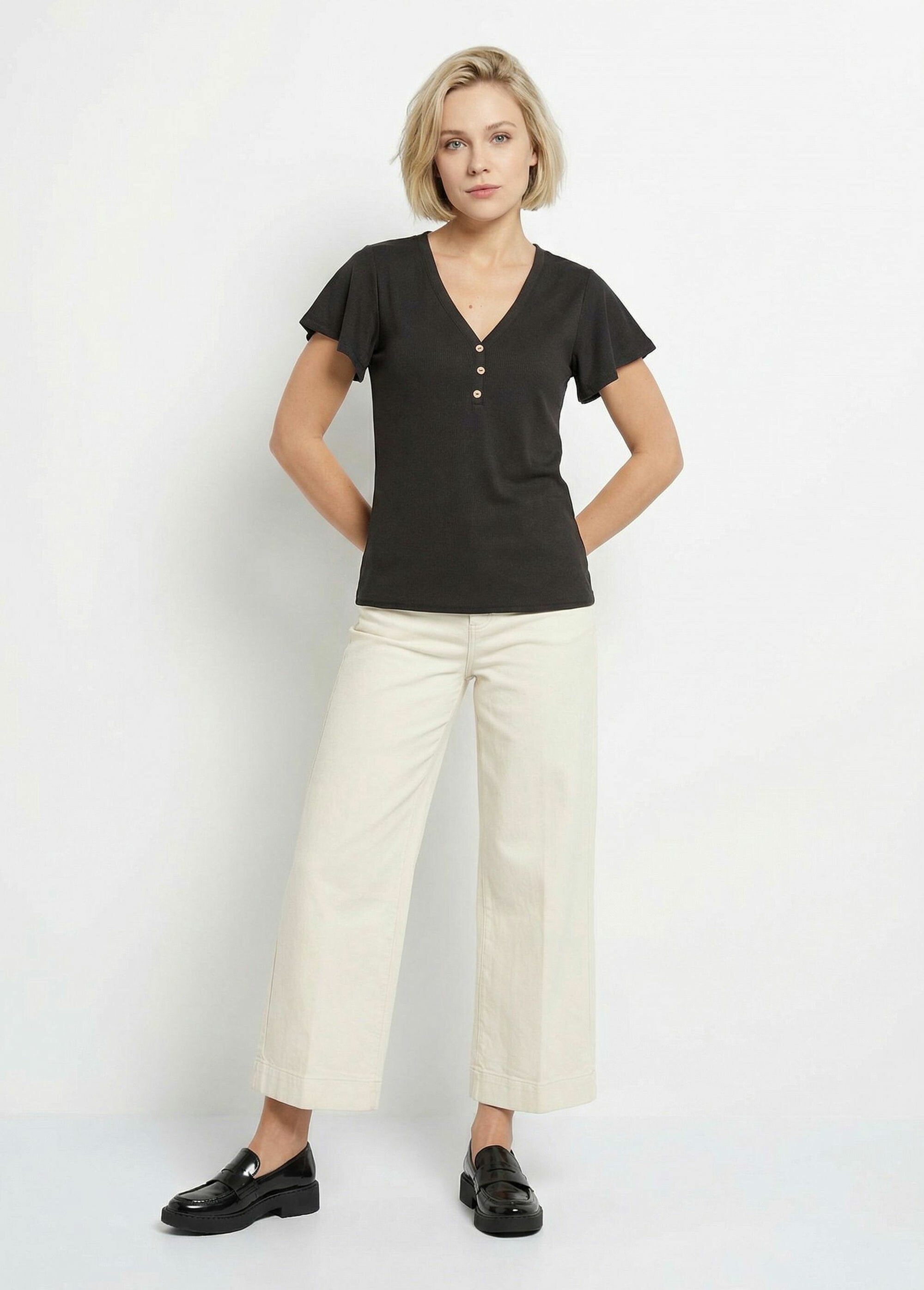 Ribbed_jersey_V-neck_T-shirt,_Essential_Black_SF1_slim