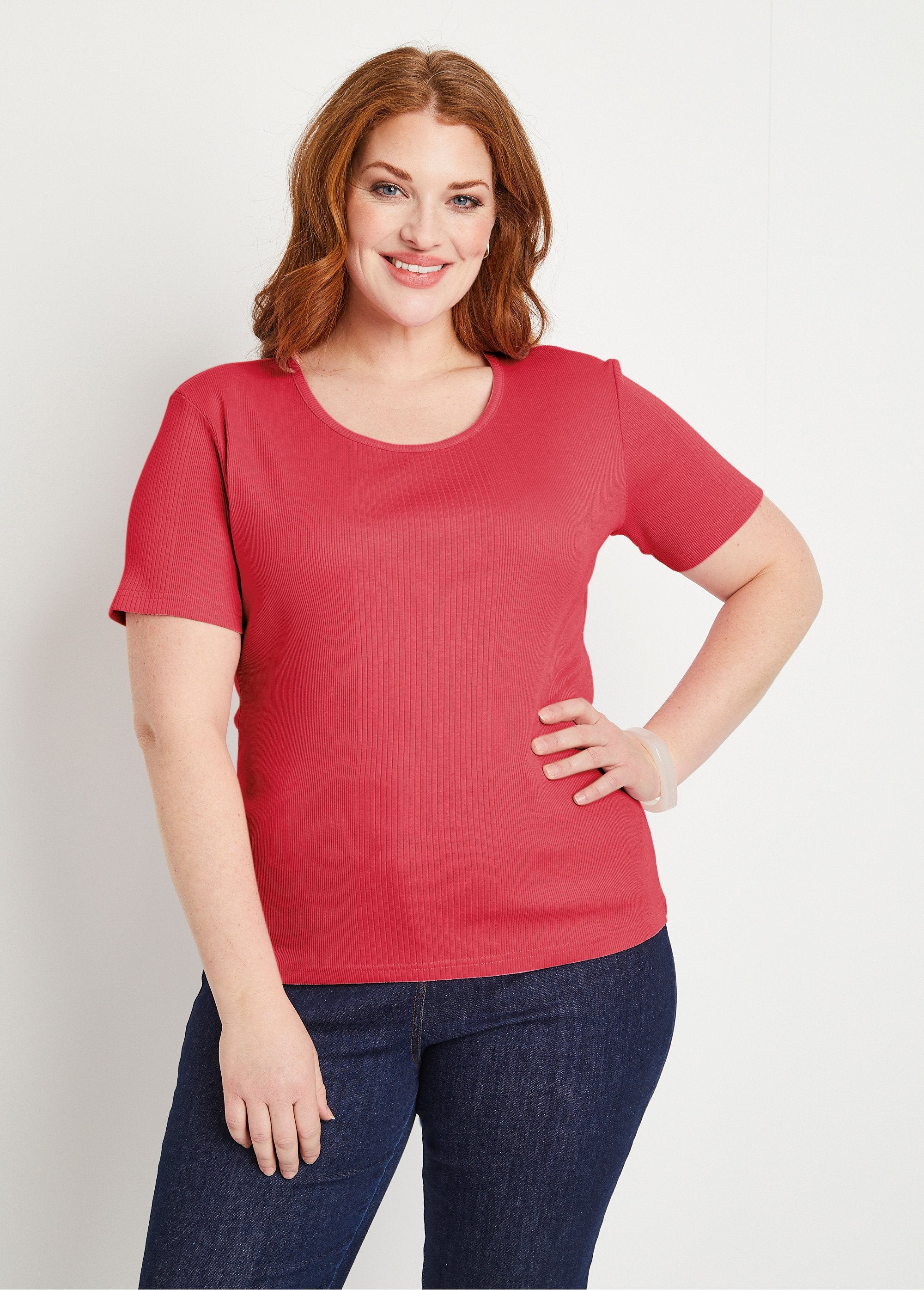 Short_ribbed_knit_round_neck_t-shirt_Morello_cherry_FA1_curvy