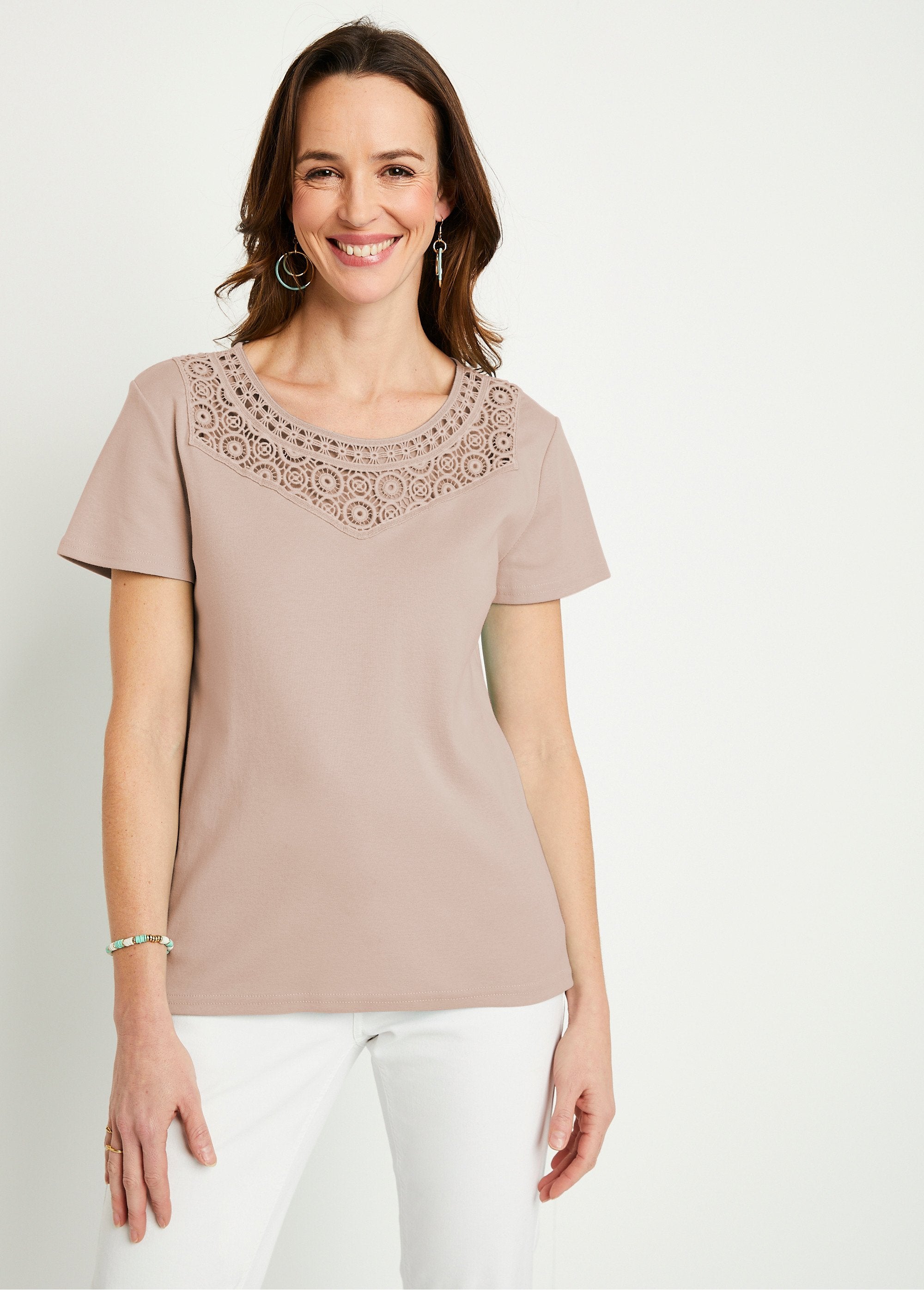 Short-sleeved_plain_cotton_macramé_t-shirt_Beige_FA1_slim