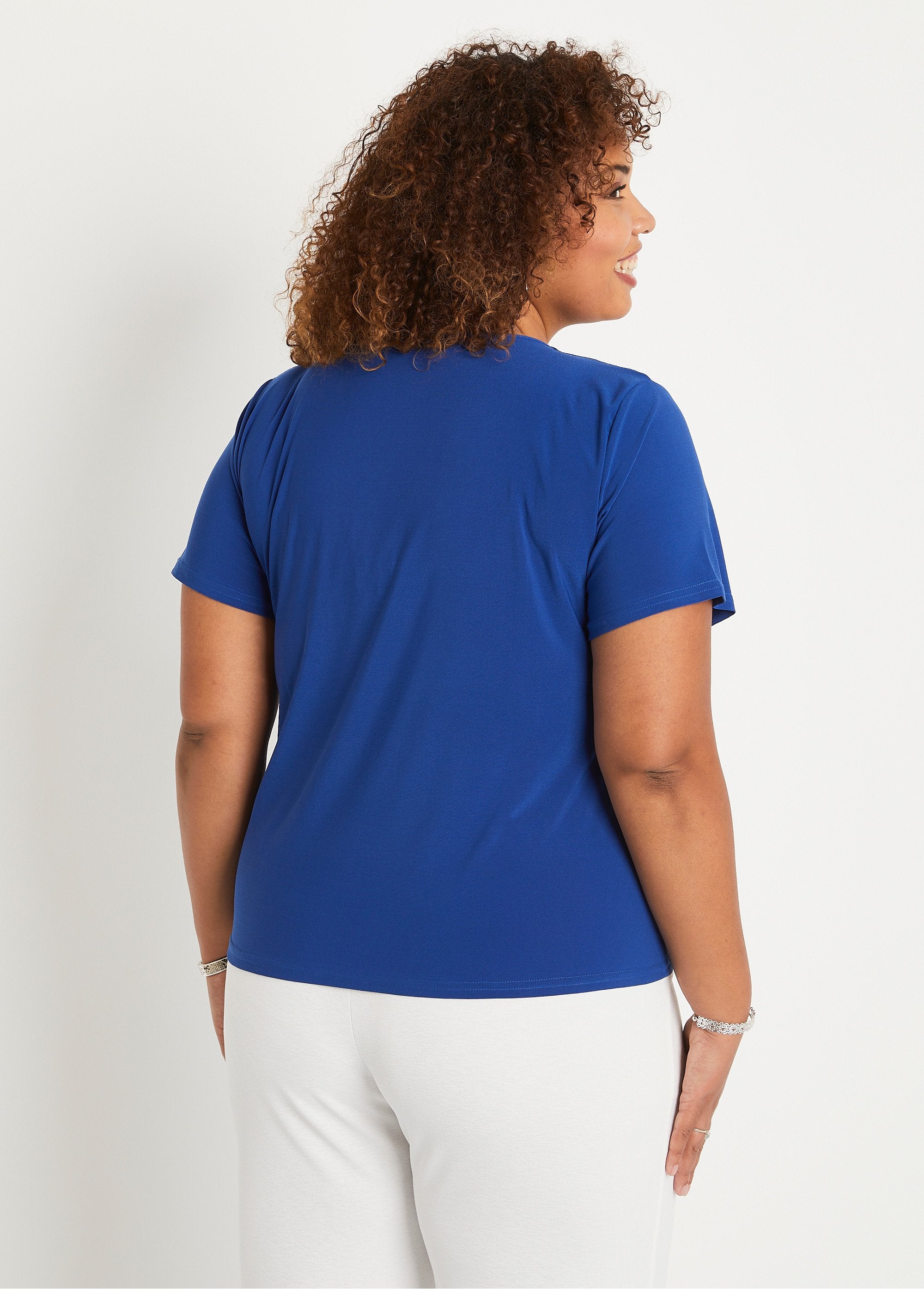 Plain_or_printed_short-sleeved_T-shirt_Plain_blue_DO1_curvy