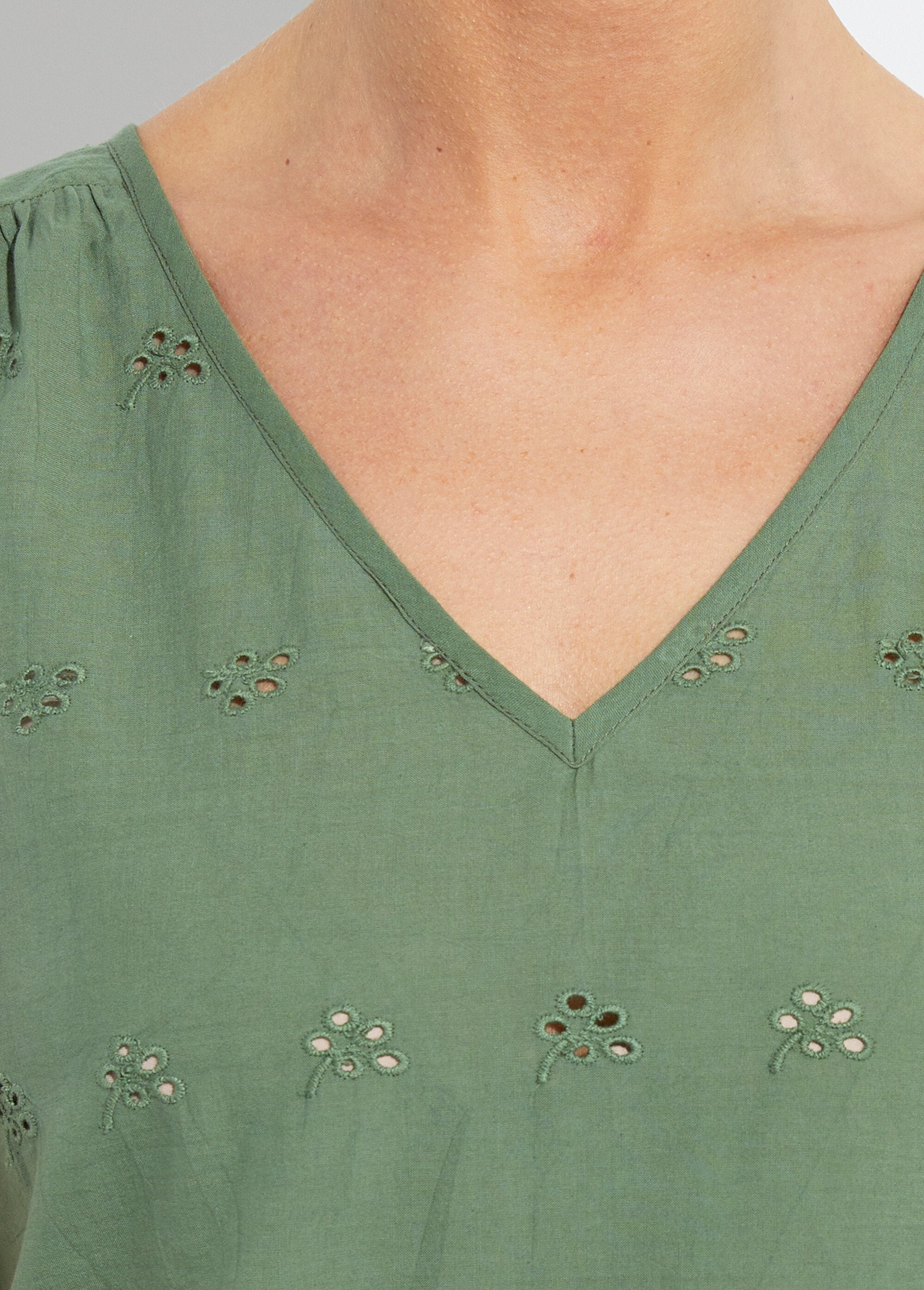 Cotton_broderie_anglaise_vest_top_Khaki_DE1_slim