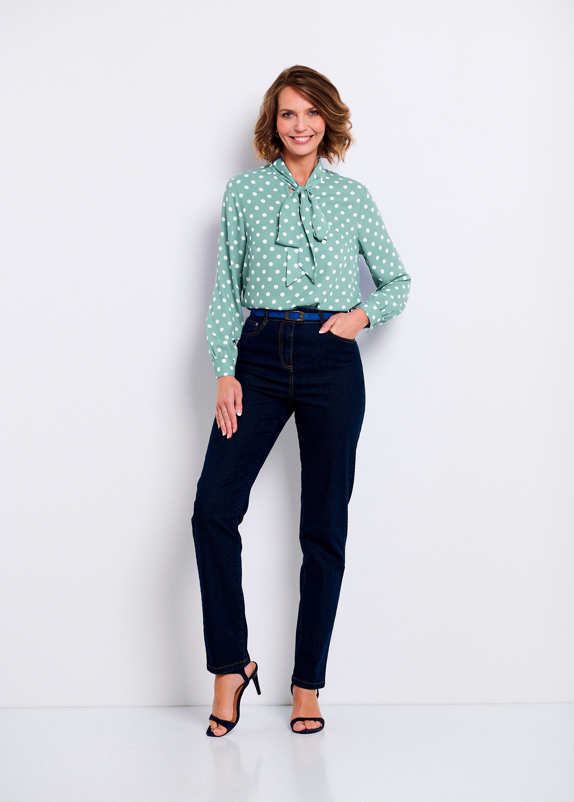 Flowing_tunic_with_pussy_bow_collar,_plain_or_polka_dot_Green_and_white_SF1_slim