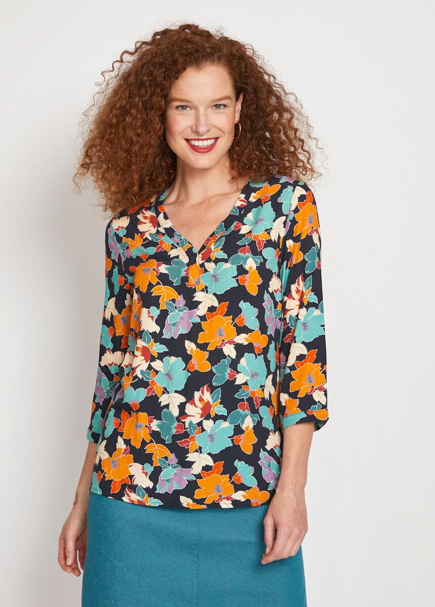 Floral_print_tunic_3/4_sleeves_Navy_background_FA1_slim