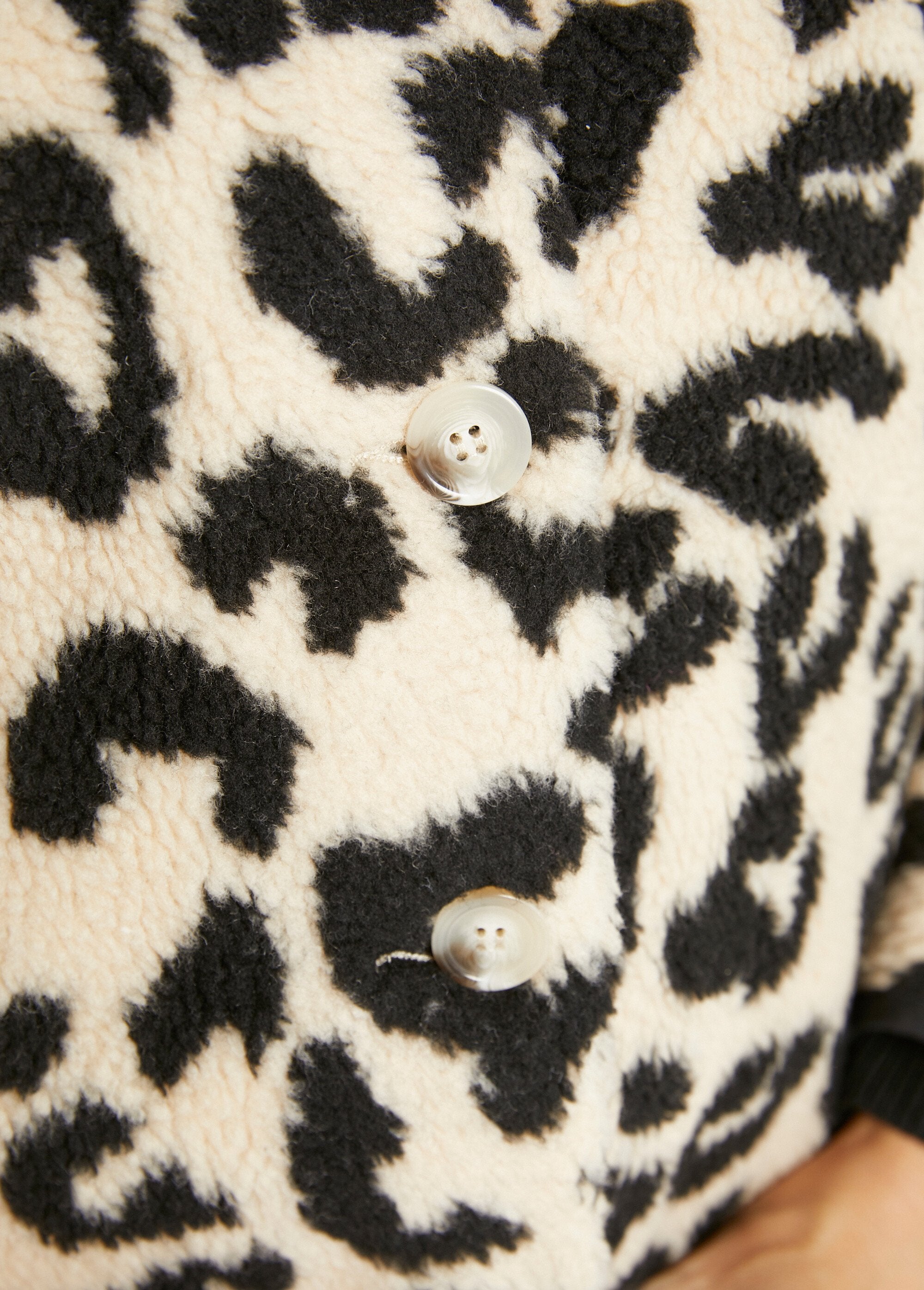 Warm_leopard_skin_jacket_Leopard_DE2_slim