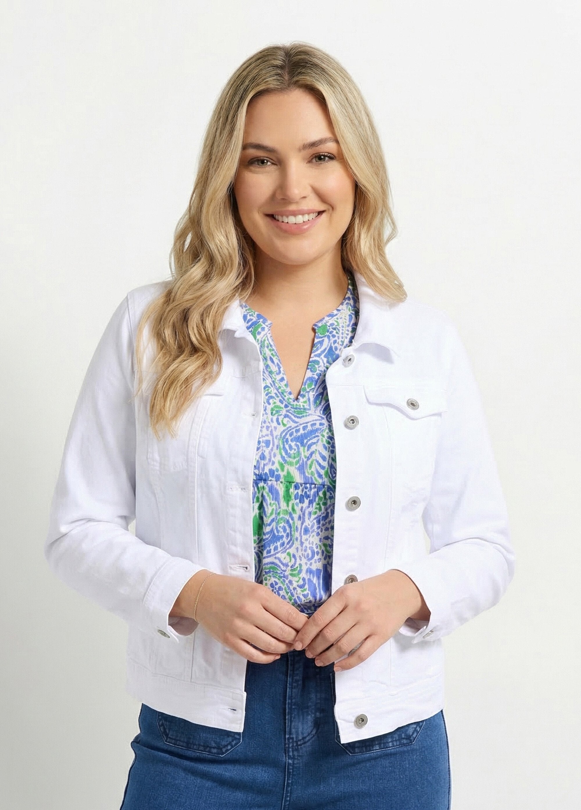 Straight_buttoned_denim_jacket_White_FA1_curvy
