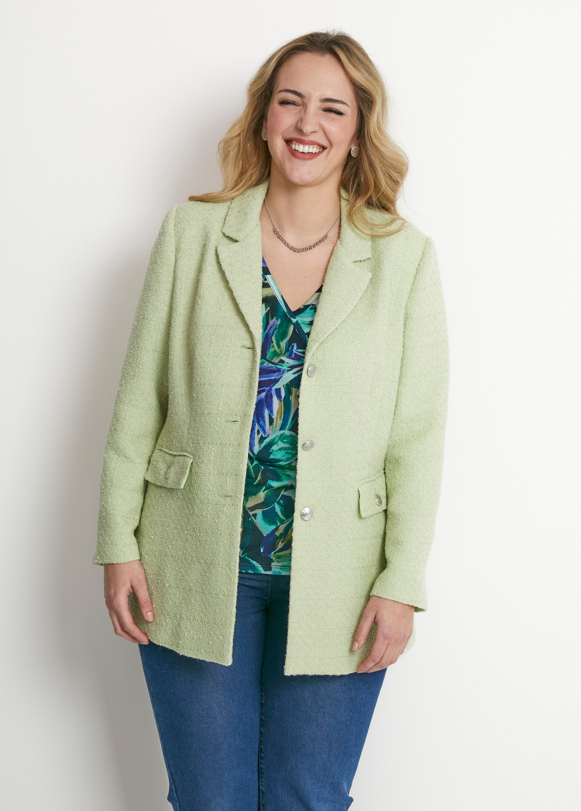 Button-down_straight_jacket_in_woven_fabric_with_tailored_collar_Almond_green_FA1_curvy