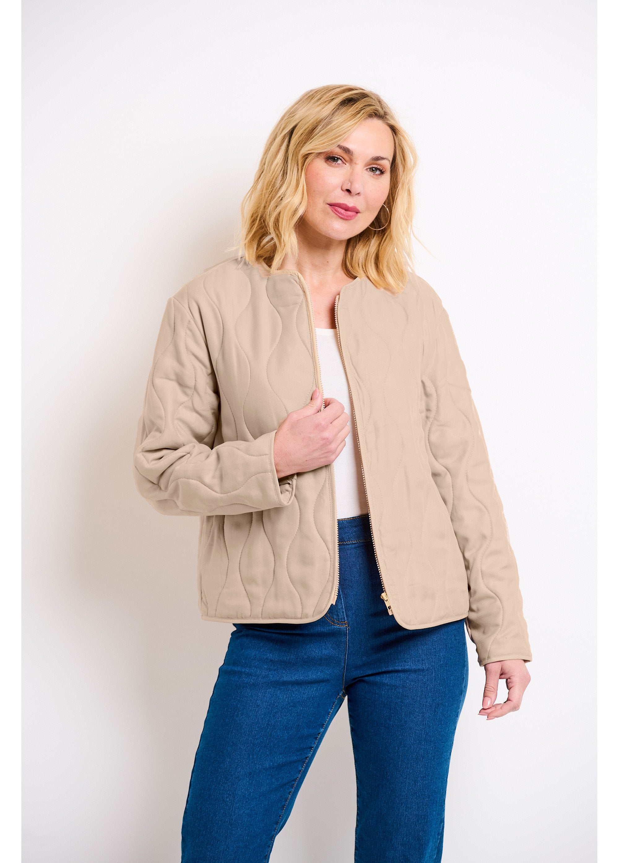 Short_zipped_quilted_plain_jacket_with_round_neck_Beige_FA2_slim